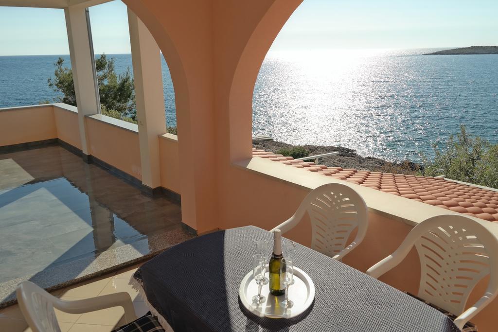 Direkt Am Meer-Apartments Puntaplanka Rogoznica  Ngoại thất bức ảnh